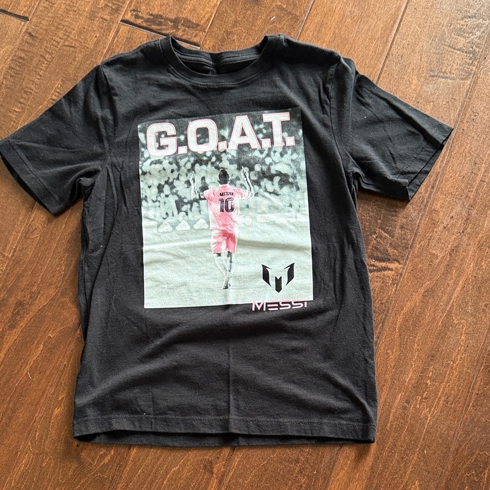 Black G.O.A.T. Messi Kids size Large 10/12 Graphic Tee - Like New